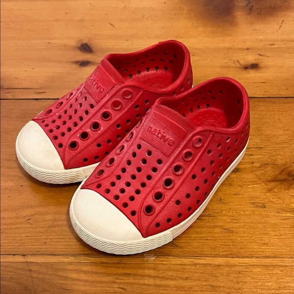 NATIVE Jefferson Sugarlite Slip On Shoes Toddler 5 Red White Unisex - Picture 2 of 7